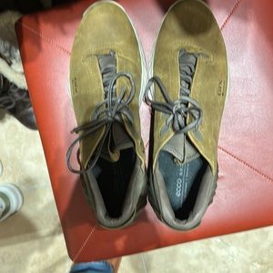 New Ecco men’s trail shoes size 44